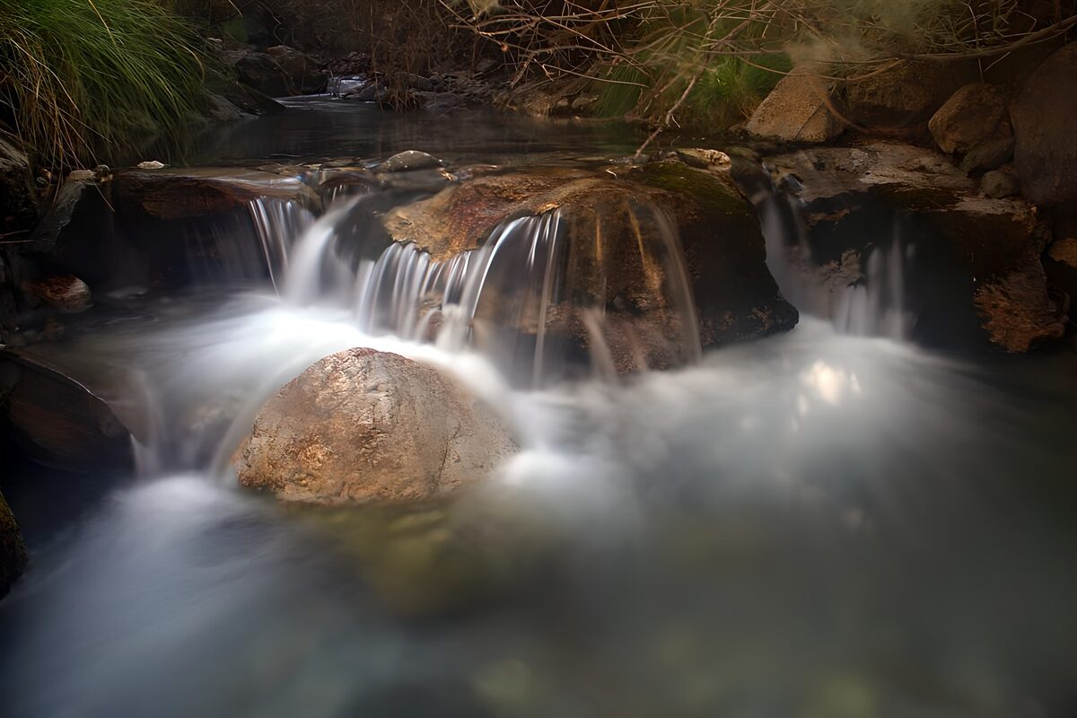 Gentle cascades over a rocky ledge