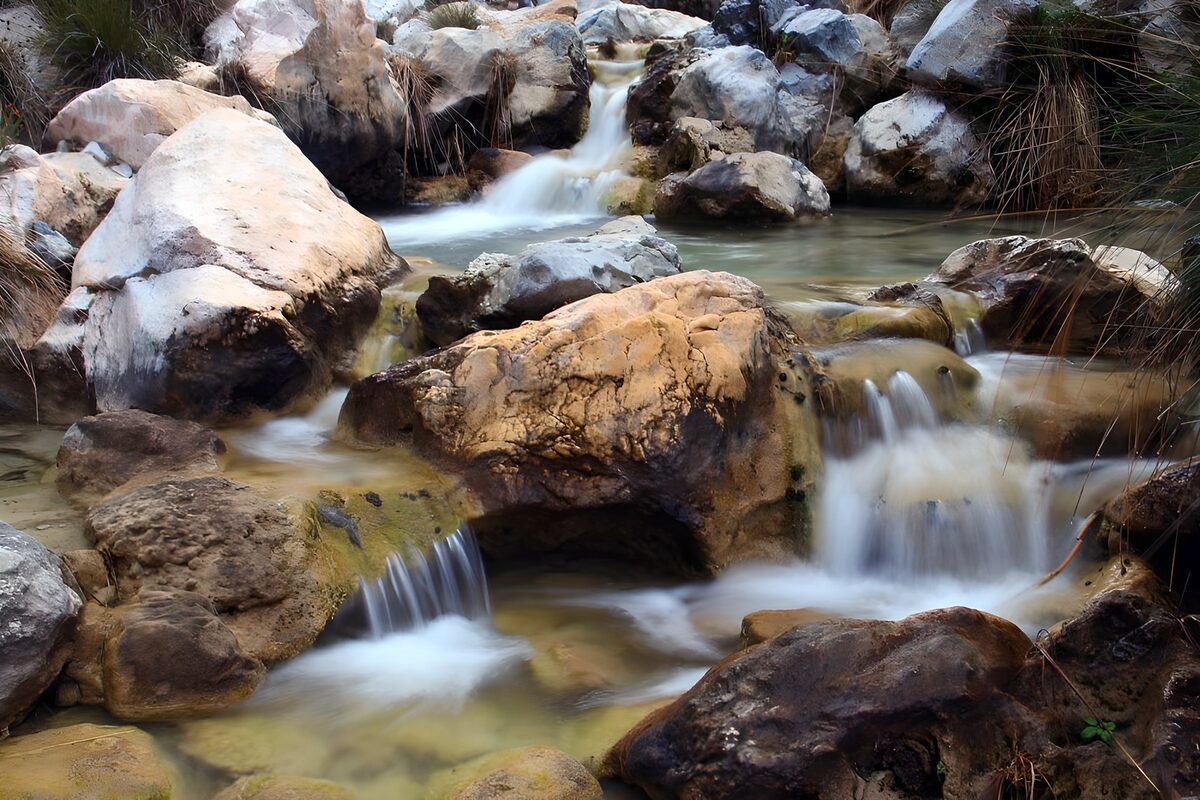 Rocky cascades in soft daylight