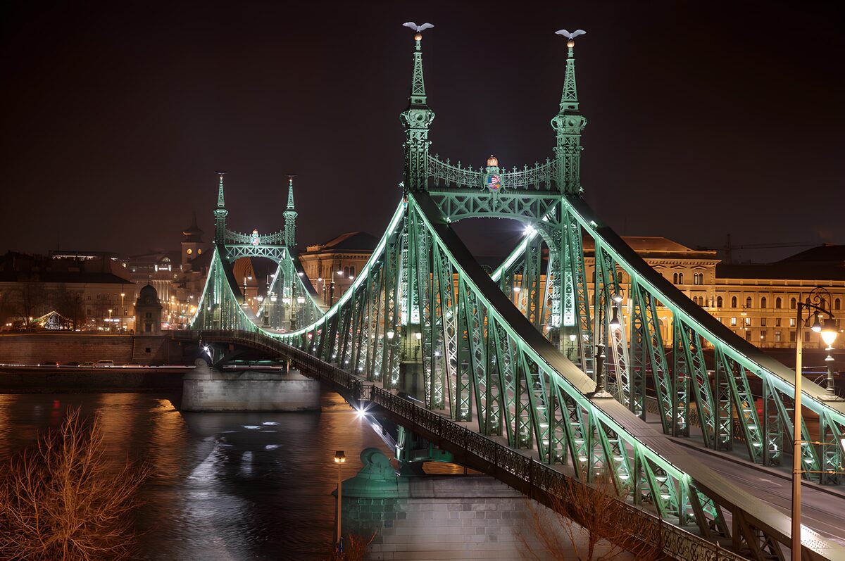Liberty Bridge illuminated at night